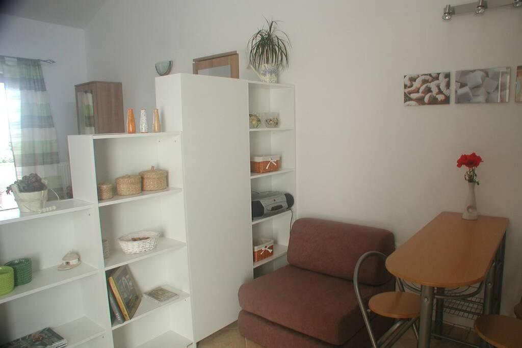 Stinjan-Studio Apartment Petric พูลา ภายนอก รูปภาพ